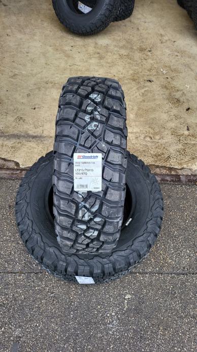 BFGOODRICH MT KM3 215/75/15 ____ 204,08 € kom - DOT22 - NOVO