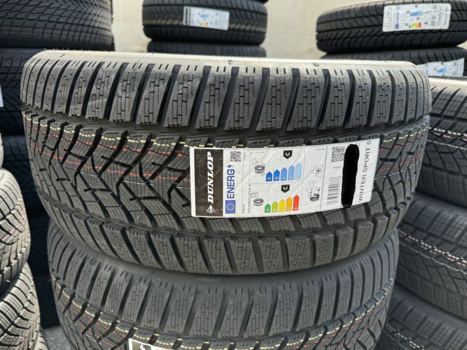 Dunlop WINTER SPORT 5 XL MFS 235 / 45  R 18