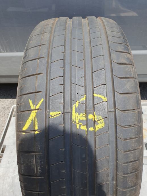 Guma  Pirelli 275/45/21  ljetna 1 kom.