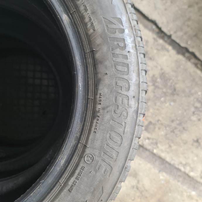 Gume Bridgestone 185/60/15 zimska 4 kom.