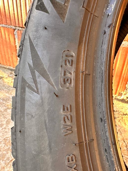 Gume Bridgestone 195/55/20 zimska 2 kom.