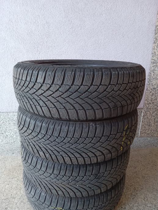 Gume Bridgestone 195/65/15 zimska 4 kom.