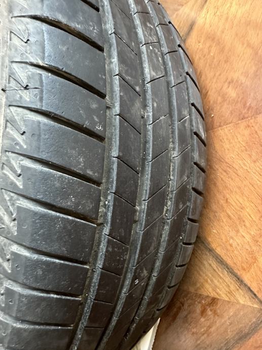 Gume Bridgestone 205/55/16 ljetna 4 kom.KAO NOVE