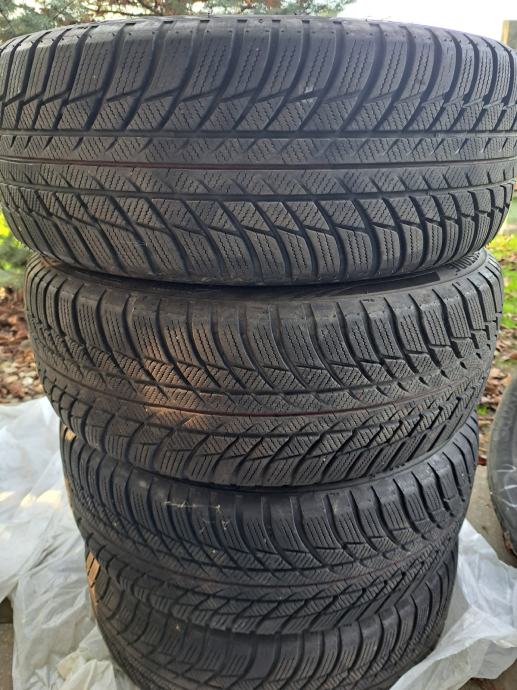 Gume Bridgestone 205/60/16 zimska 4 kom.