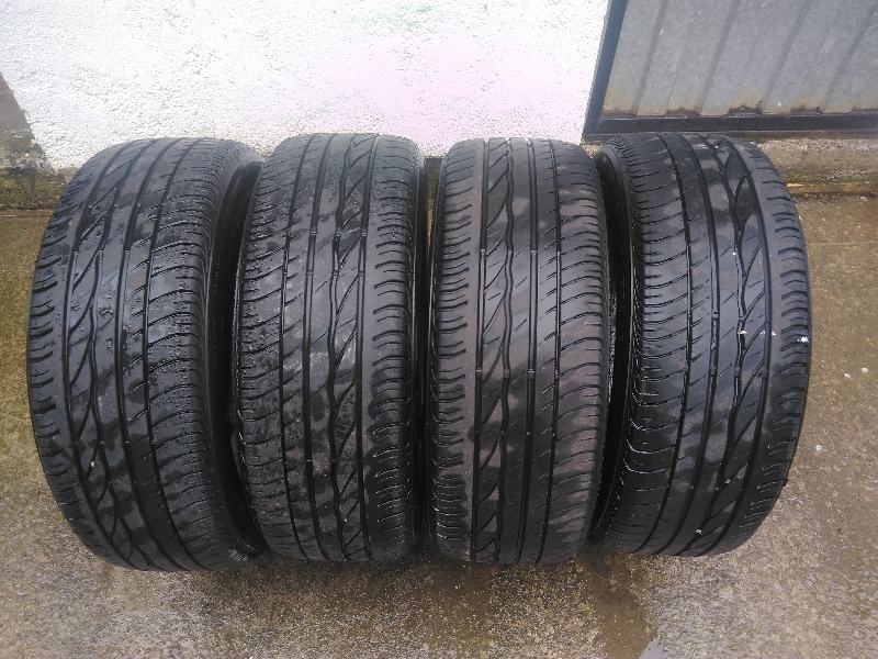 Gume Bridgestone 215/55/17 ljetna 4 kom.