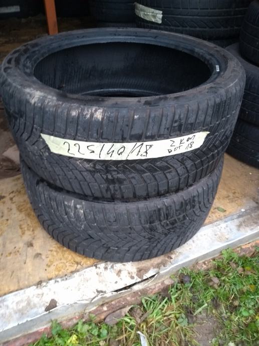 Gume Bridgestone 225/40/18 zimska 2 kom.Dot 18