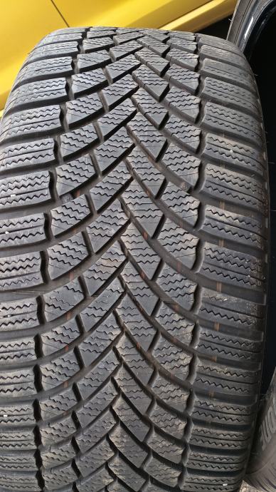 Gume Bridgestone 225/40/18 zimska 4 kom.