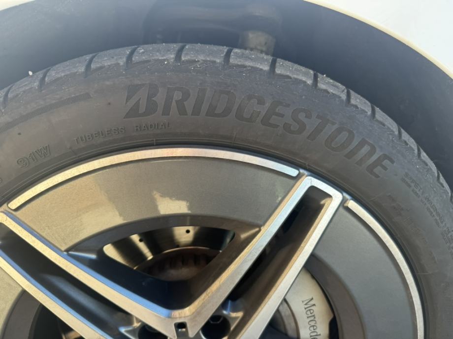 Gume Bridgestone 225/45/18 ljetna 4 kom.