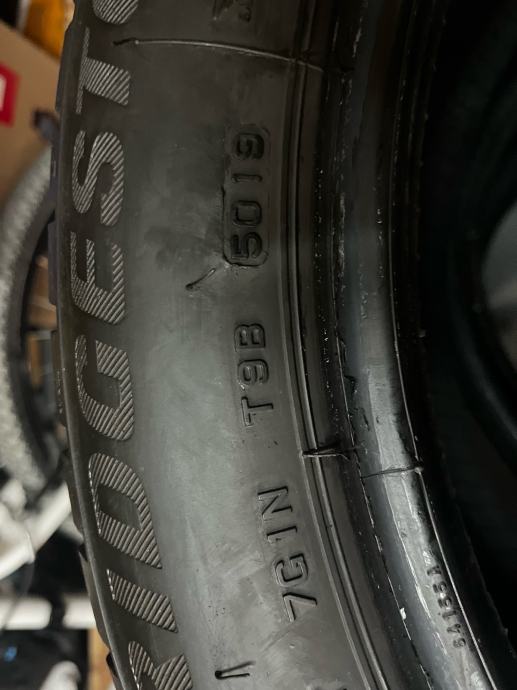 Gume Bridgestone 225/50/18 zimska 4 kom.