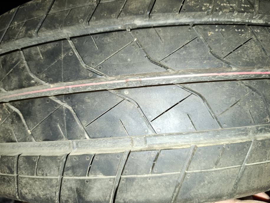 Gume Bridgestone 225/65/16 ljetna 4 kom.