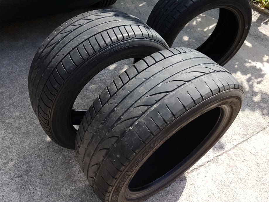 Gume Bridgestone 235/45/17 ljetna 2 kom.