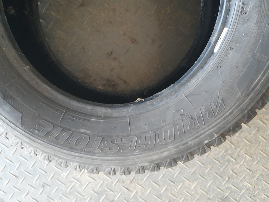 Gume Bridgestone 235/65/16  C zimska 4 kom.