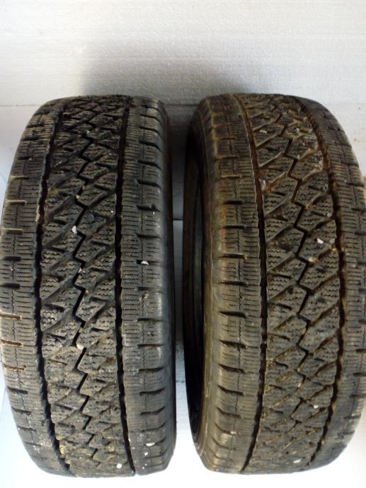 Gume Bridgestone 235/65/16C zimska 2 kom.