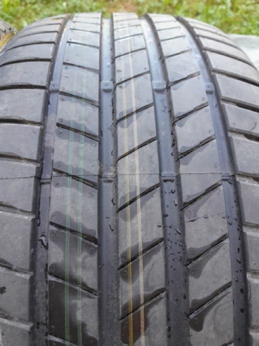 Gume Bridgestone 245/40/19 ljetna 2 kom.