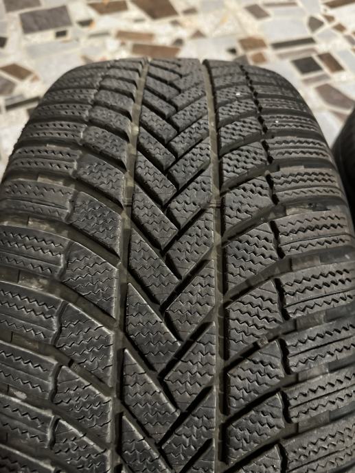 Gume Bridgestone 275/50/20 dot 3323 zimska 4 kom.