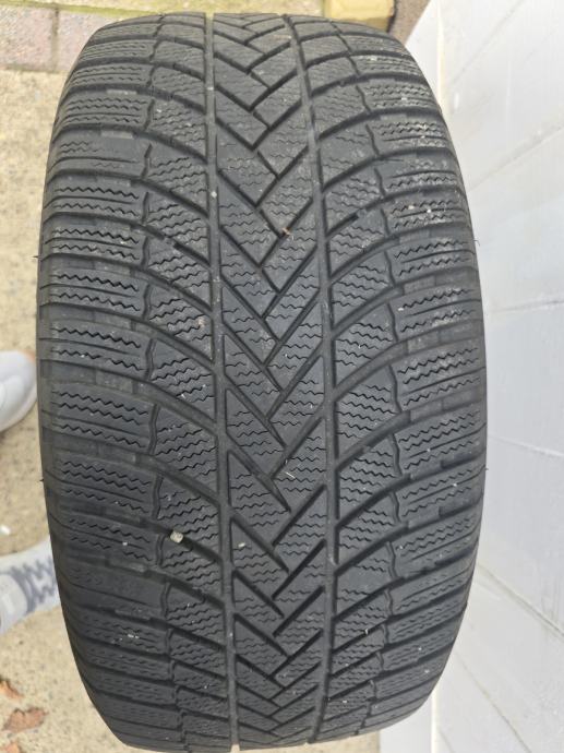 Gume Bridgestone Blizzak 245/45/18 zimska 4 kom.Dot 38/2020