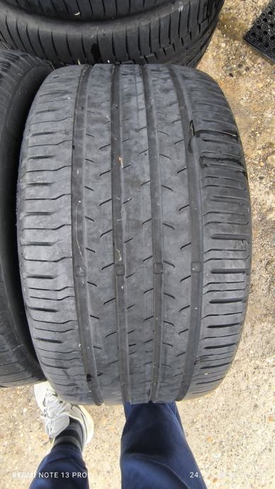 Gume CONTINENTAL 245/40 R18. (Dvije 25.eur)