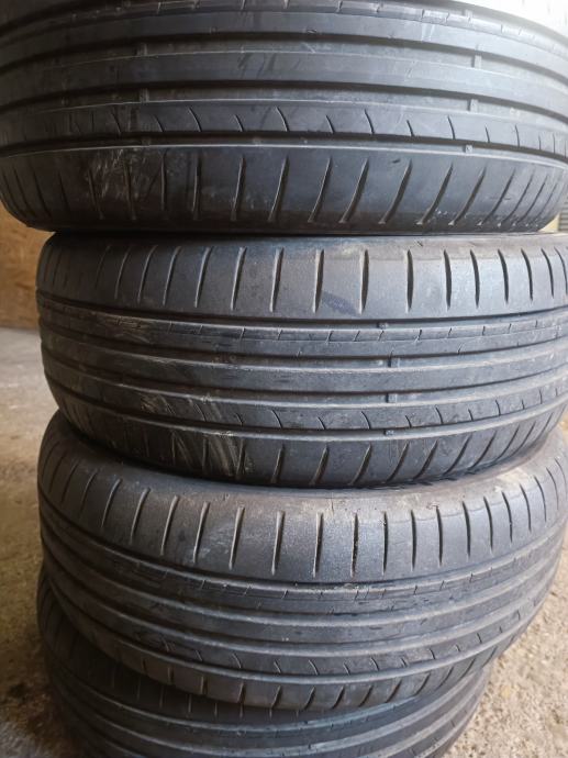 Gume Dunlop 205/60/16 ljetna 4 kom.