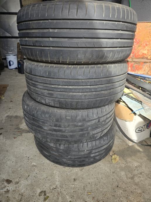 Gume Dunlop 215/55/16 ljetna 4 kom.