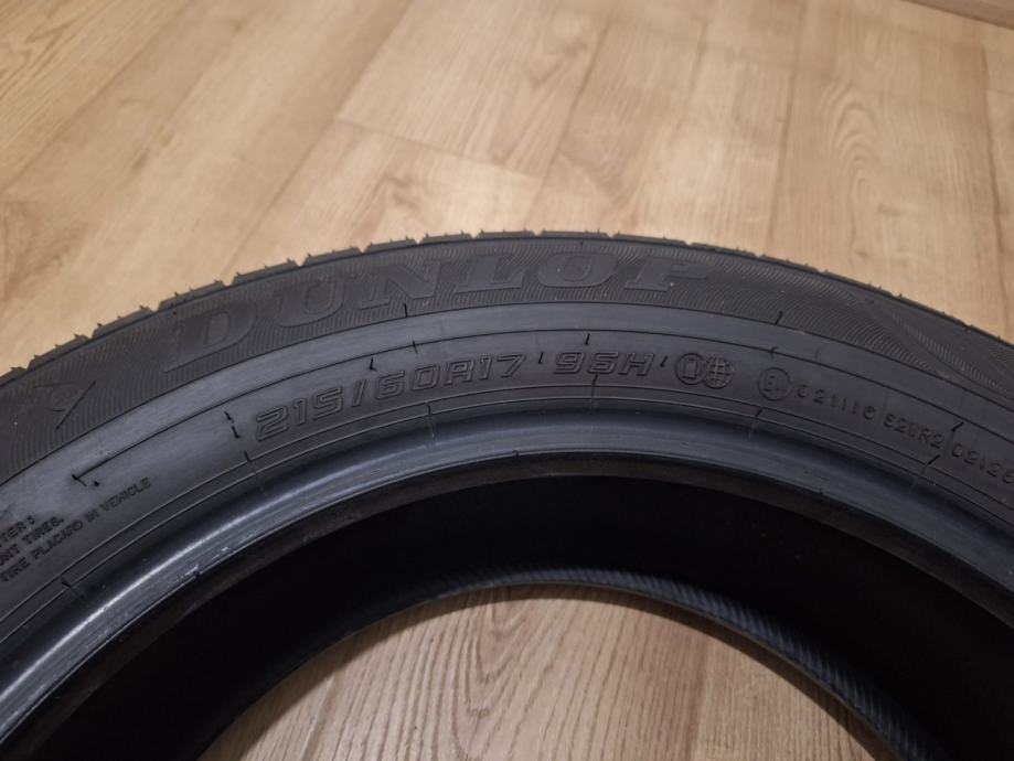 Gume Dunlop 215/60/R17 ljetna 4 kom.