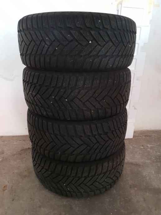 Gume Dunlop 245/40/19 zimska 4 kom.