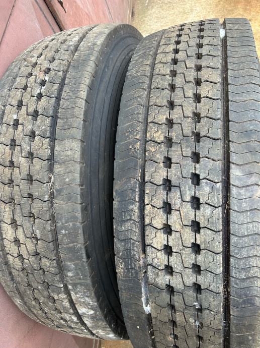 Gume Dunlop 315/80/22,5 cjelogodišnja 2 kom.