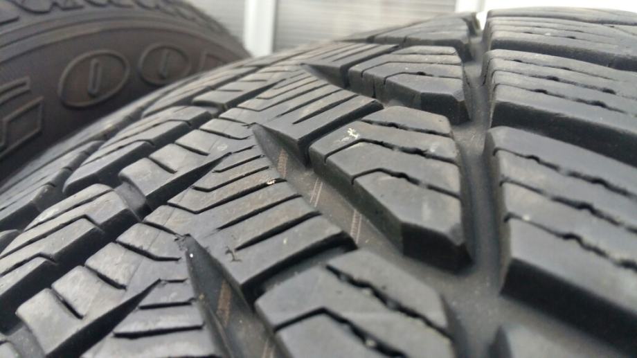 #PRODANO#Gume Goodyear UG Wrangler 235/55/17 zimska 8 mm