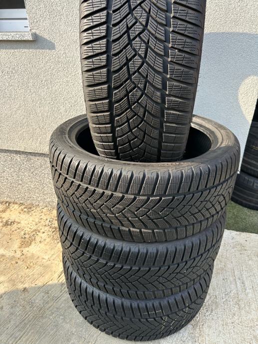 Gume Goodyear 255/40/20 zimska 4 kom. Placeno 1200€ prije 1mj