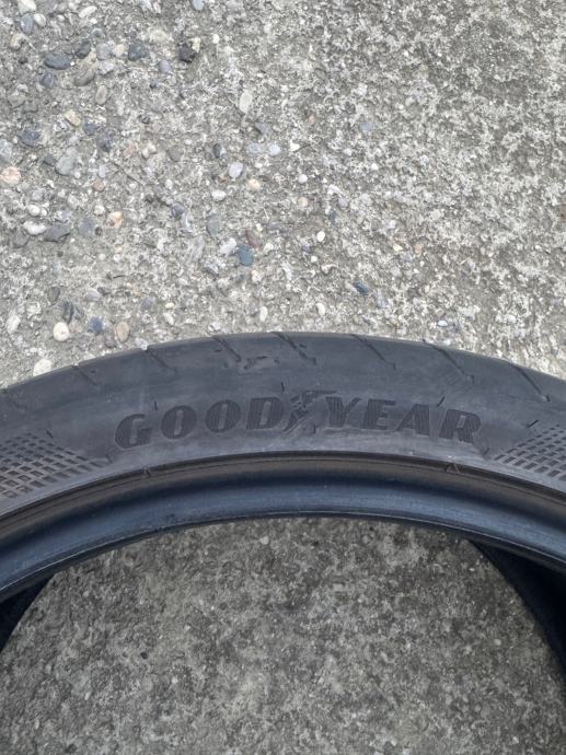 Gume Goodyear 305/30/21 ljetna 2 kom.