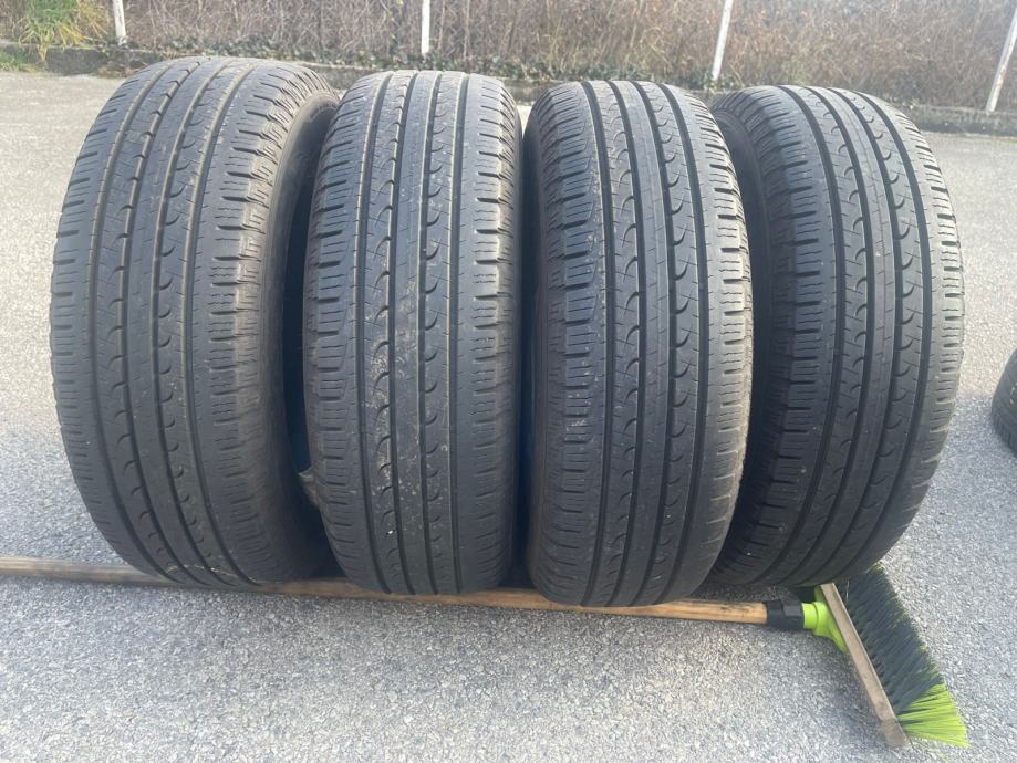 Gume Goodyear Efficient Grip SUV 4x4  215/70/16 ljetna 4 kom.