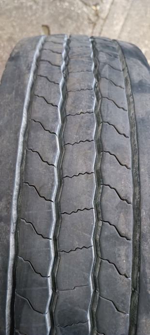 Gume Hankook 215/75/17,5 ljetna 2 kom.