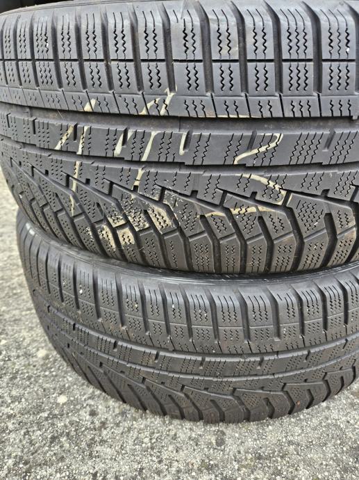 Gume Hankook 225/55/17 zimska 2 kom.