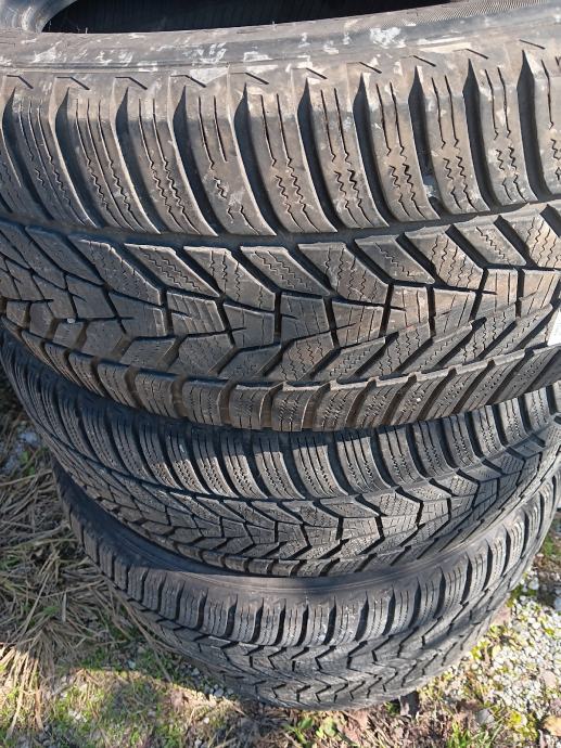 Gume Hankook 235/55/18 zimska 4 kom.