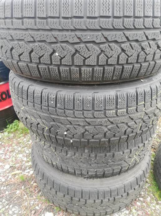 Gume Kumho 225/60/17 zimska 4 kom.