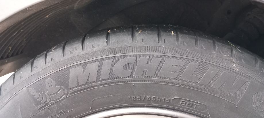 Gume Michelin 185/65/15 cjelogodišnja 4 kom.