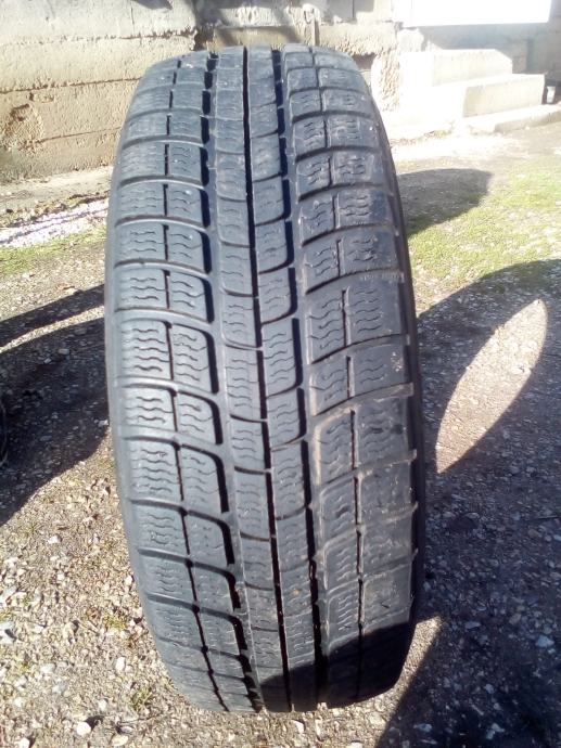 Gume Michelin 195/60/15 zimska 4 kom