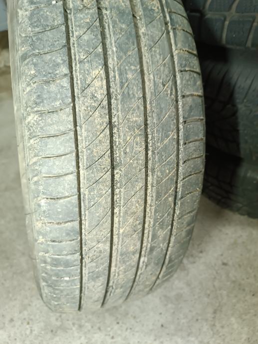 Gume Michelin 215/55/17 ljetna 2 kom.