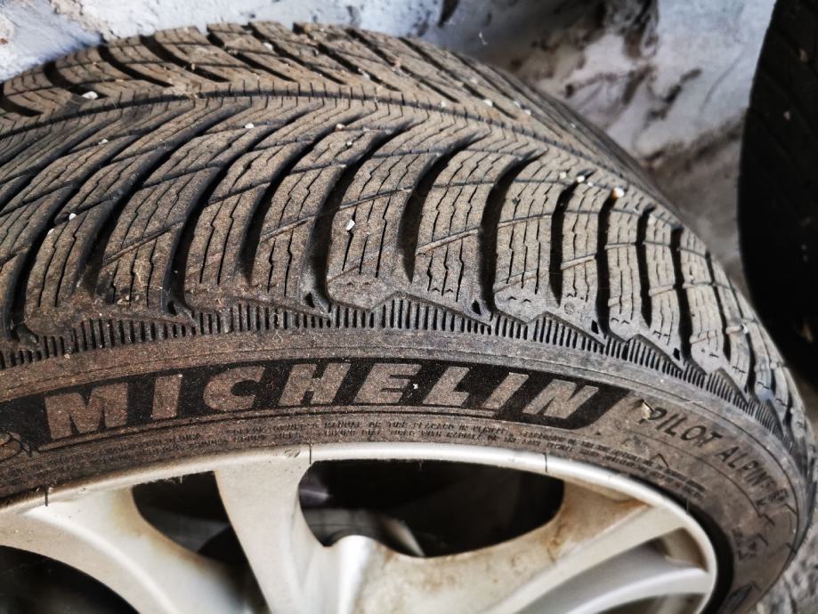 Gume Michelin 225/40/18 zimska 2 kom.