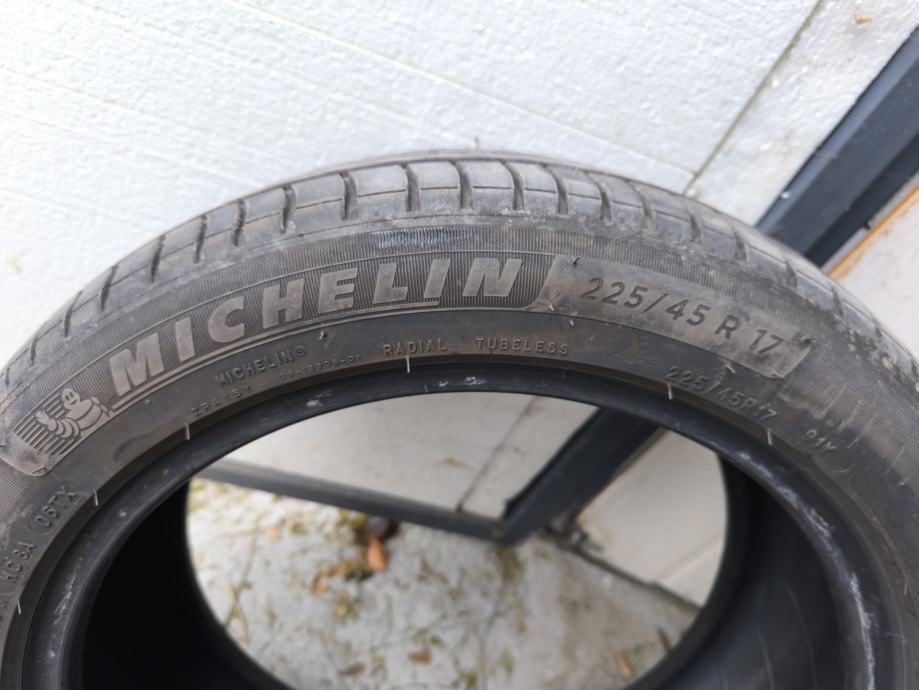 Gume Michelin 225/45/17 ljetna 4 kom.