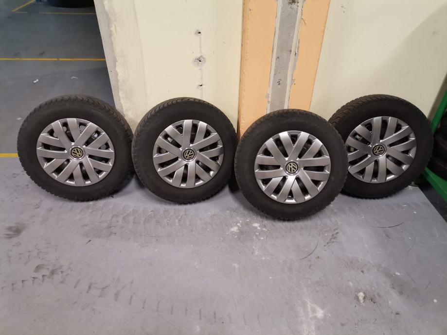 Gume Pirelli 195/65/15 zimska 4 kom.+ felge+ VW ratkape