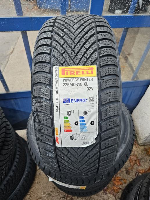 Gume Pirelli 225/40/18 zimska 4 kom. NOVE