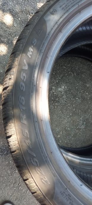 Gume Pirelli 225/45/18 zimska 4 kom