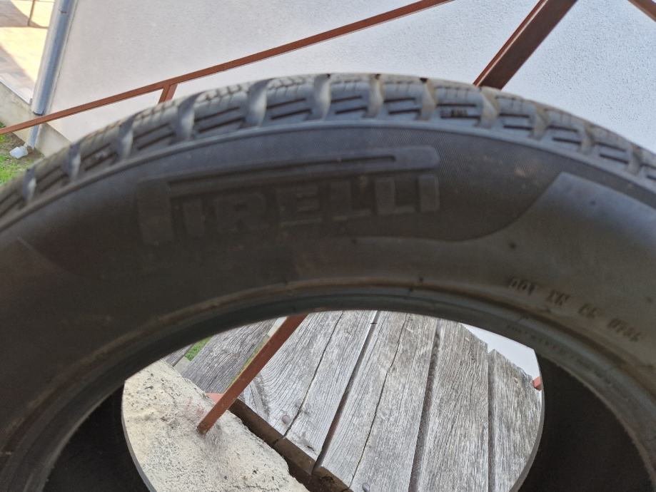 Gume Pirelli 225/60/18 zimska 4 kom.