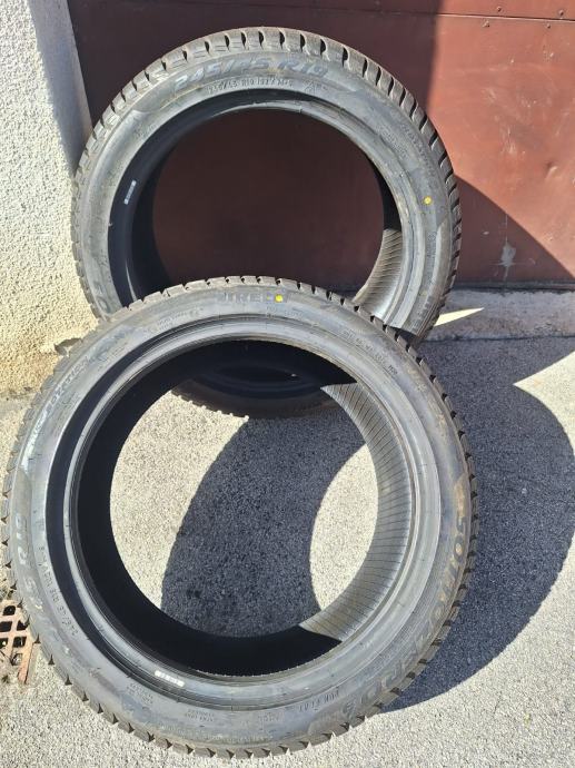 Gume Pirelli 245/45/19 M+ S 2 kom.