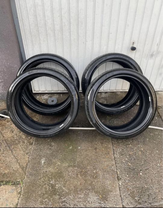 Gume Pirelli 255/35/20 ljetna 4 kom.