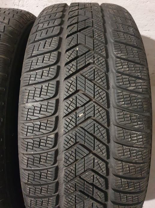 Gume Pirelli 255/60/18 zimska 2 kom.