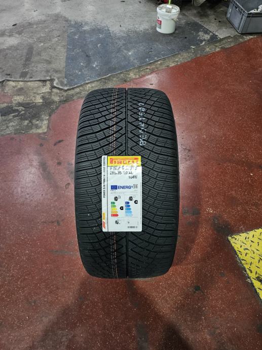 GUME PIRELLI P-Zero Winter 2  285/35/20 _____ 359,94 €/kom - DOT3324