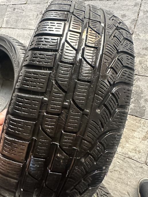 Gume Pirelli  Sottozero 205/50/17 zimska 2 kom