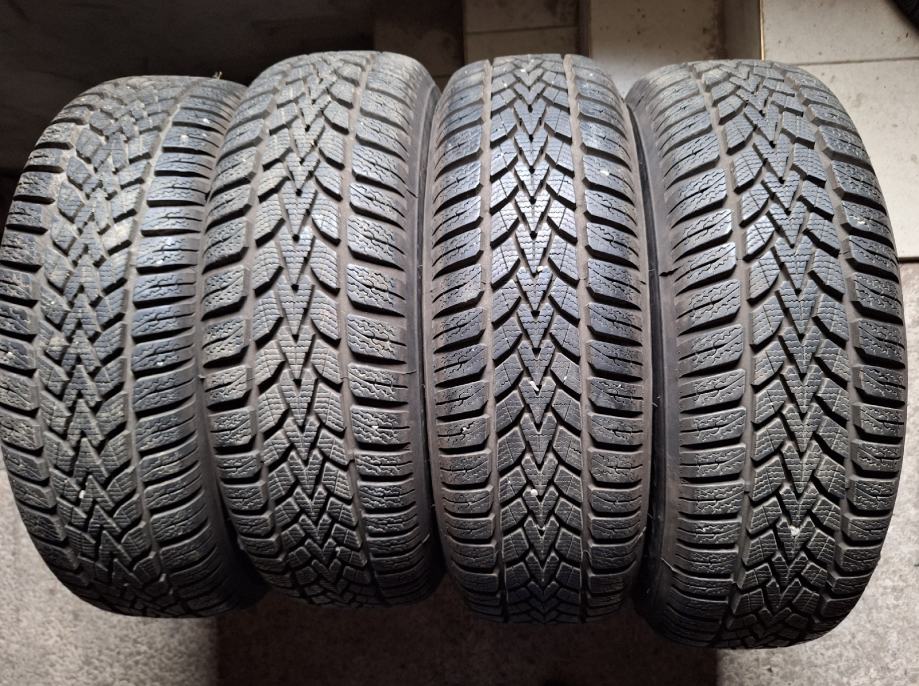 Gume zimske marke Dunlop dimenzije 185/65/15 kao nove