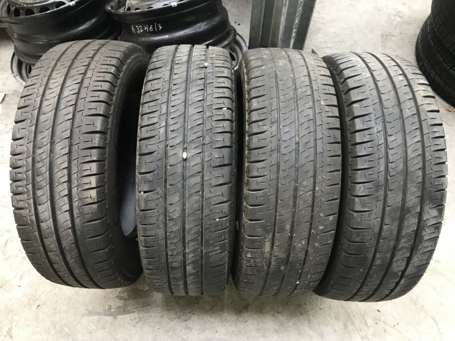 Michelin Agilis +  215/65/16C 107/109T